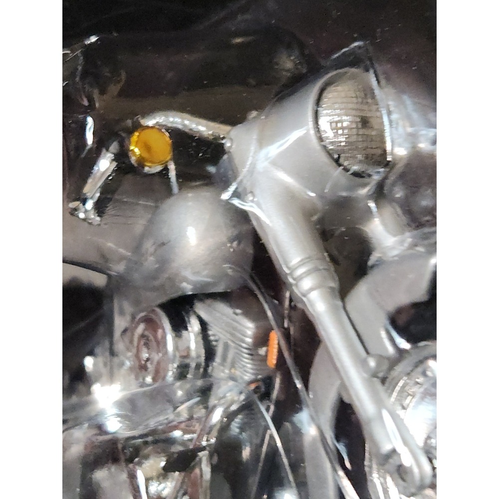 Harley-Davidson Street Stalker 1:18 Die Cast Metal Model Maisto for AVON Silver - Picture 6 of 9